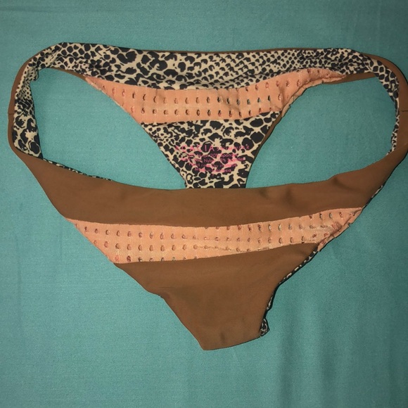 Acacia Swimwear Bottoms Set of 2. - Picture 4 of 4